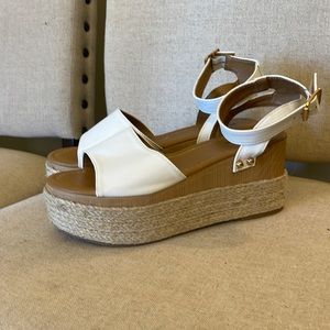 Qupid women’s size 7 sandals. Platform sandals